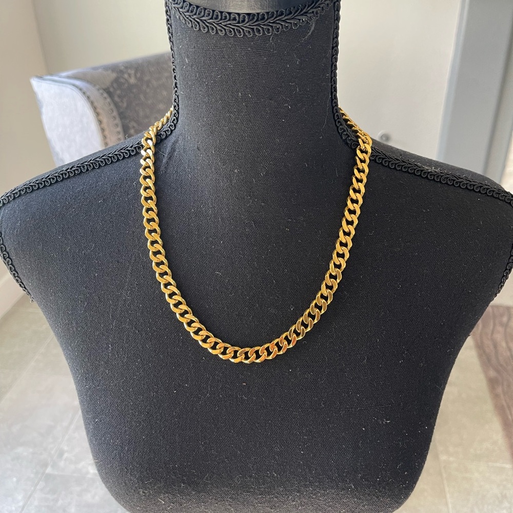 S/c stainless steel 18k gold plated 22”chain previously owned likenew men- women